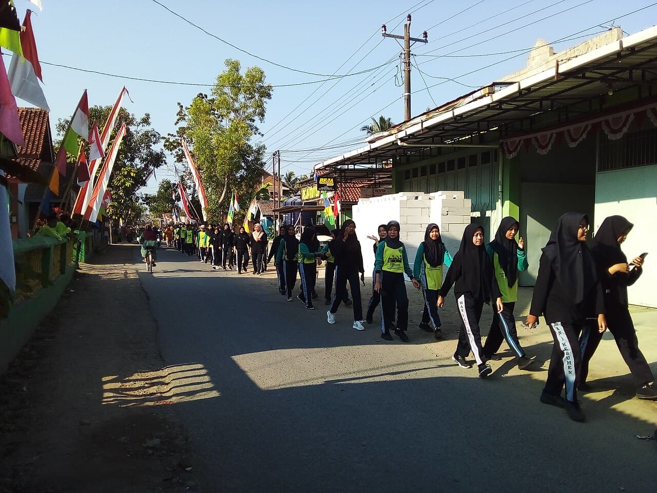 Siswa dan siswi sekolah Islam Indonesia