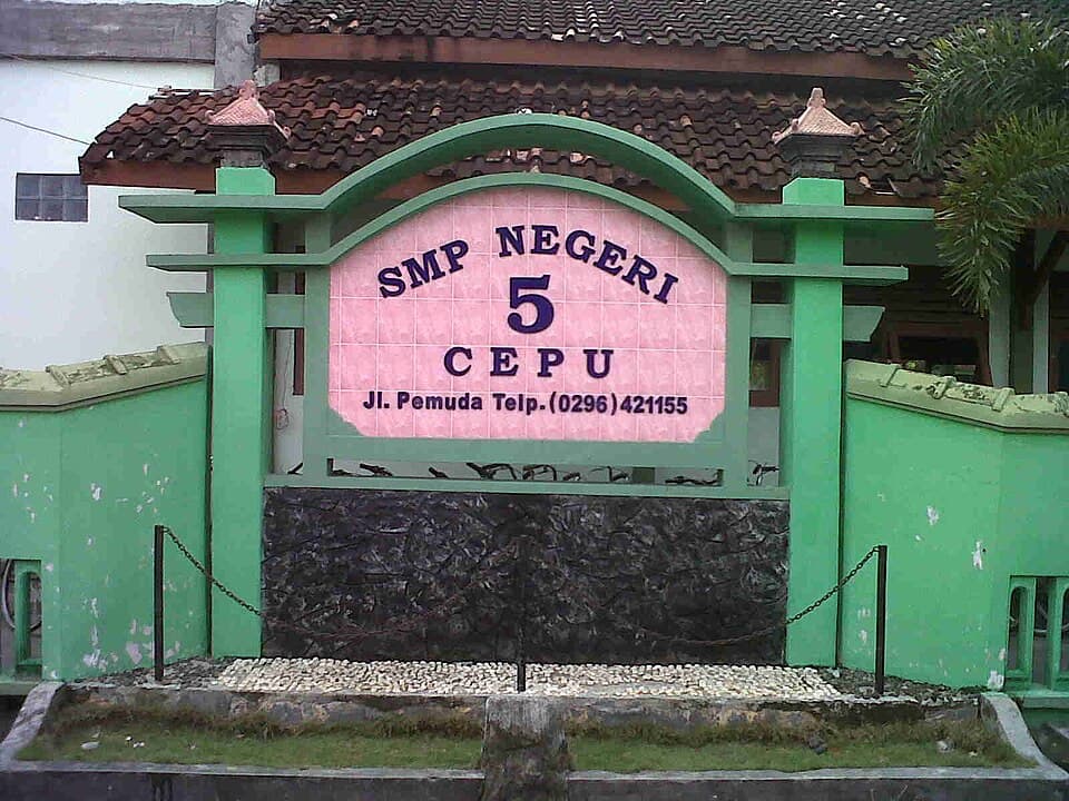 Gedung sekolah menengah pertama di Blora, Jawa Tengah (foto ilustrasi)